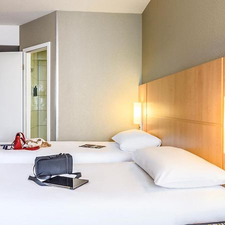 Ibis Lausanne Crissier Exterior photo