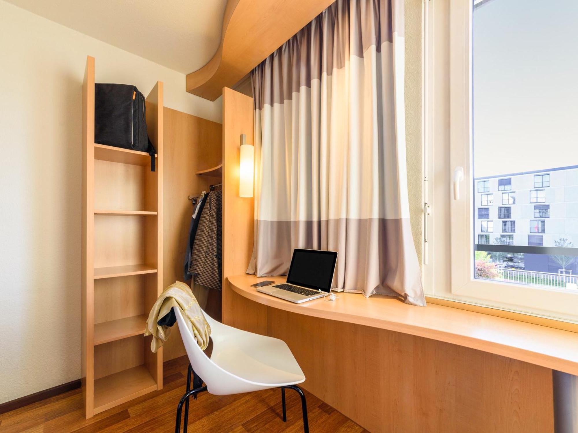 Ibis Lausanne Crissier Exterior photo